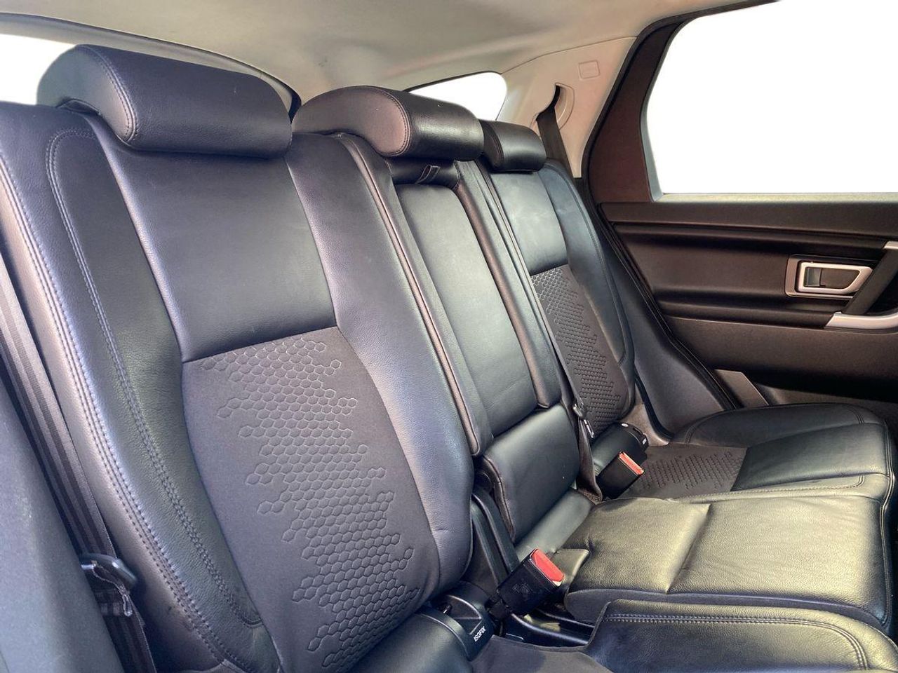 Land-Rover Discovery Sport 2.0L TD4 4x4 HSE - Foto 17