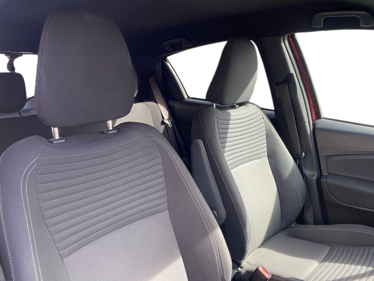 Toyota Yaris 1.5 Hybrid Advance - Foto 17