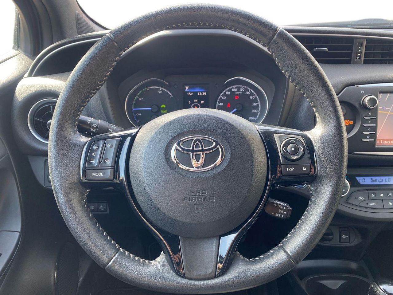 Toyota Yaris 1.5 Hybrid Advance - Foto 12