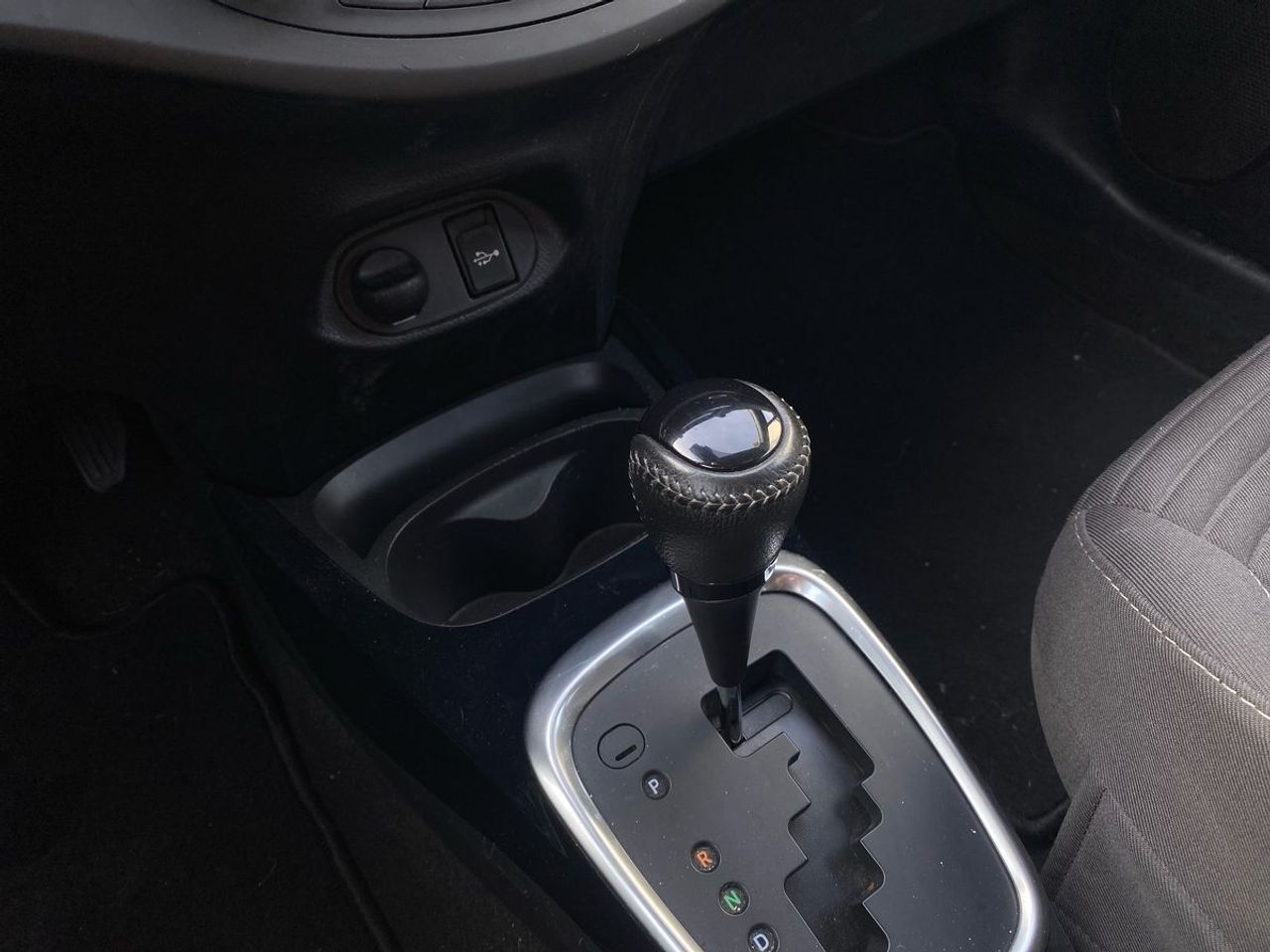 Toyota Yaris 1.5 Hybrid Advance - Foto 13