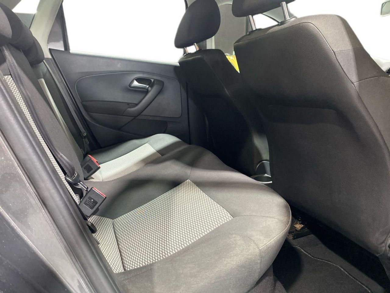 Volkswagen Polo 1.4 Advance - Foto 18