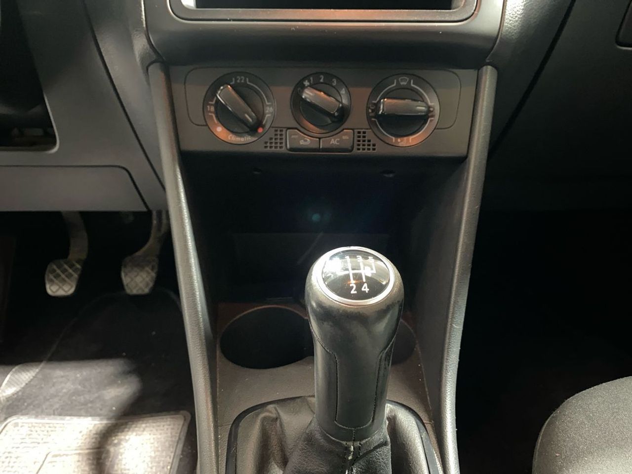 Volkswagen Polo 1.4 Advance - Foto 13