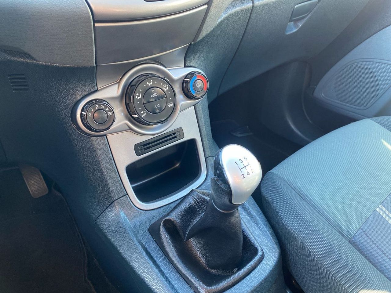 Ford Fiesta 1.4 TDCI Ambiente - Foto 13