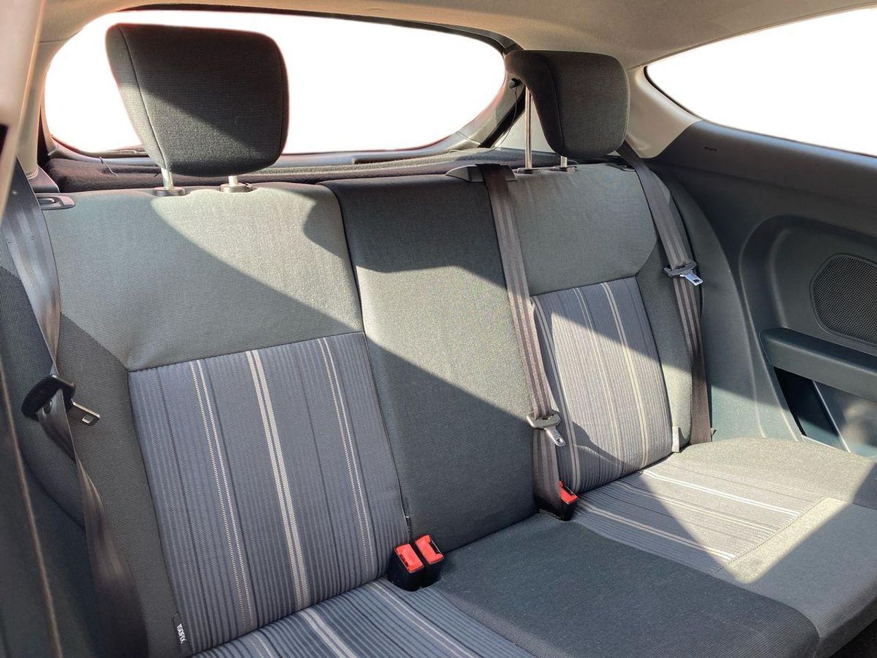 Ford Fiesta 1.4 TDCI Ambiente - Foto 18