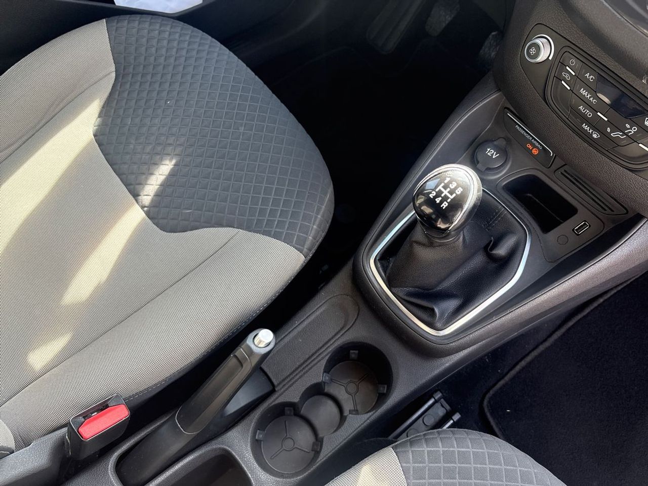 Ford Tourneo Courier 1.5 TDCi Trend - Foto 13