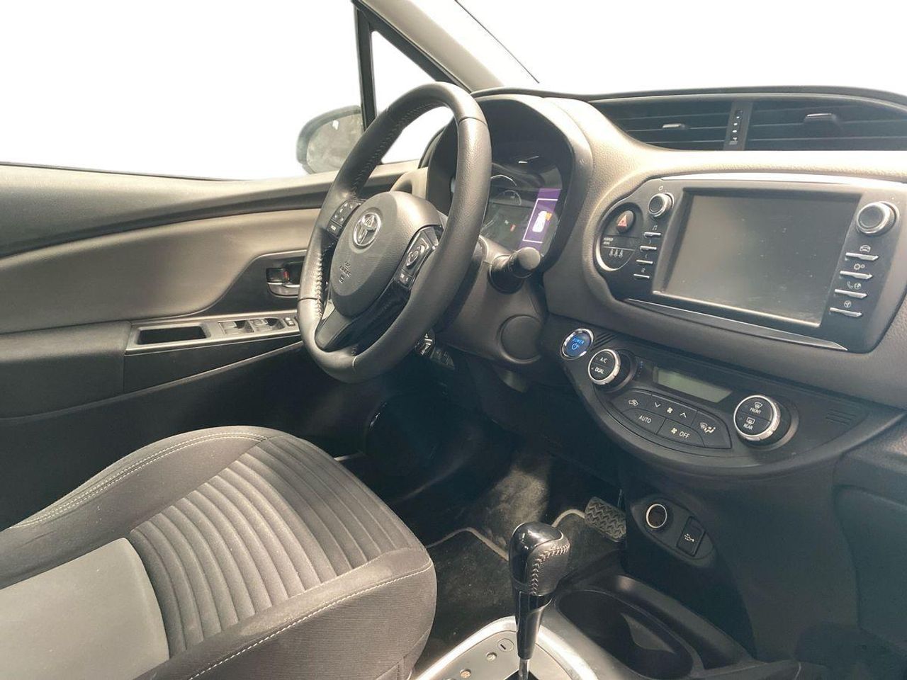 Toyota Yaris 1.5 Hybrid Active - Foto 17