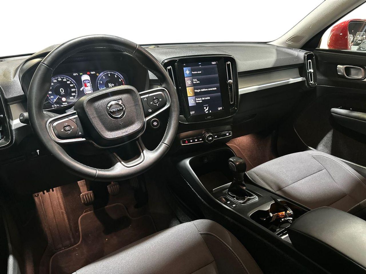 Volvo XC40 Momentum Core T2 - Foto 13