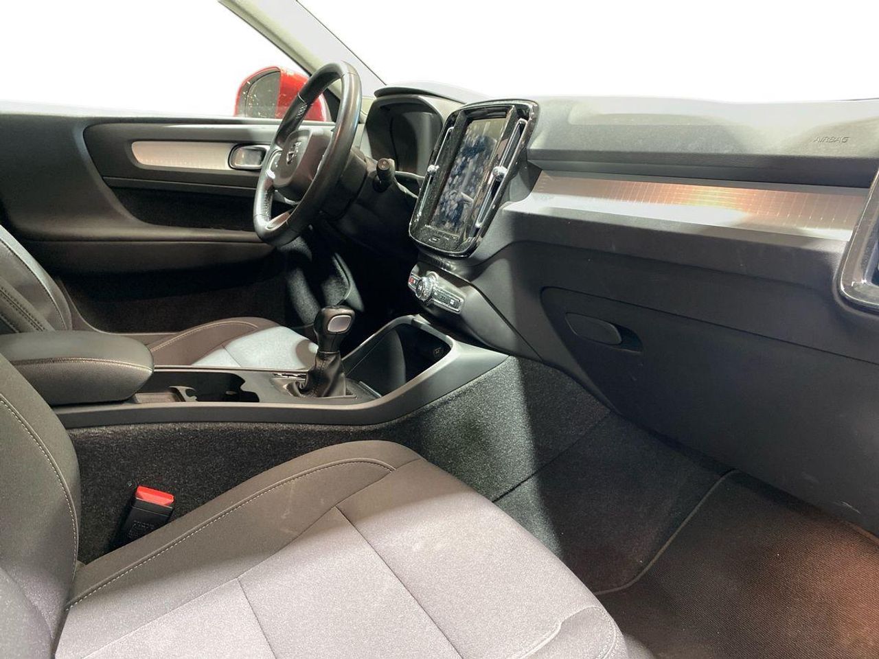 Volvo XC40 Momentum Core T2 - Foto 17