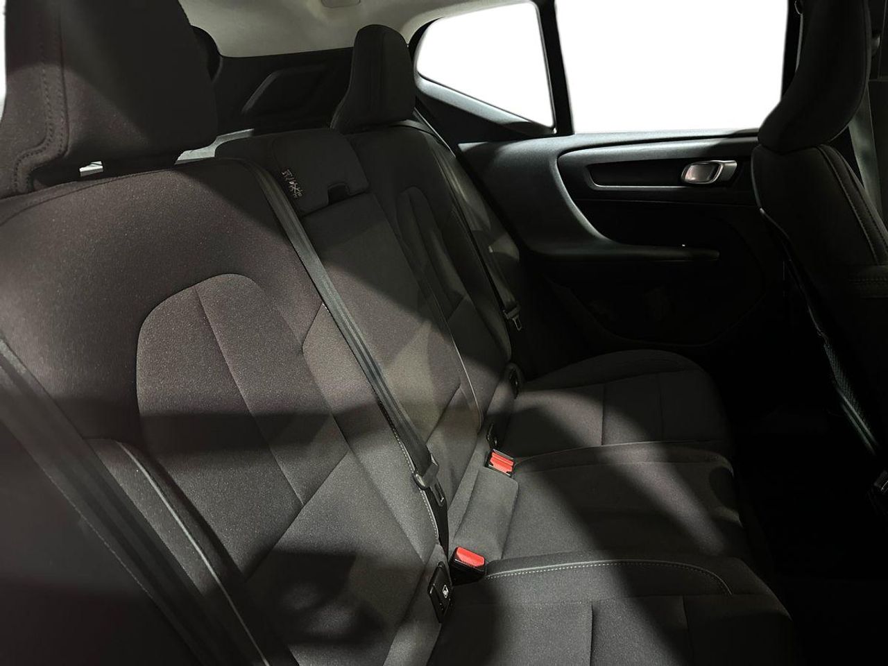 Volvo XC40 Momentum Core T2 - Foto 20