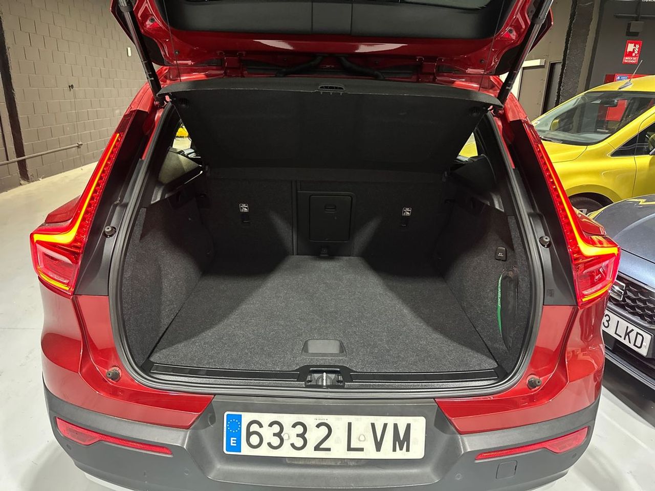 Volvo XC40 Momentum Core T2 - Foto 21