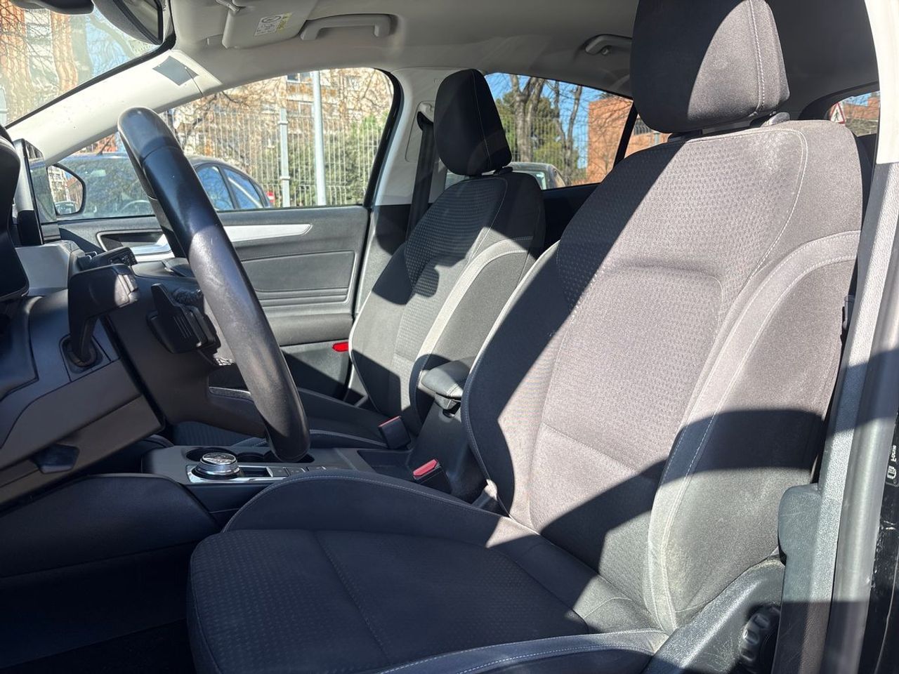 Ford Focus Berlina Trend+ 1.0 EcoBoost 92 kW (125 CV) Aut. 8 vel. - Foto 22