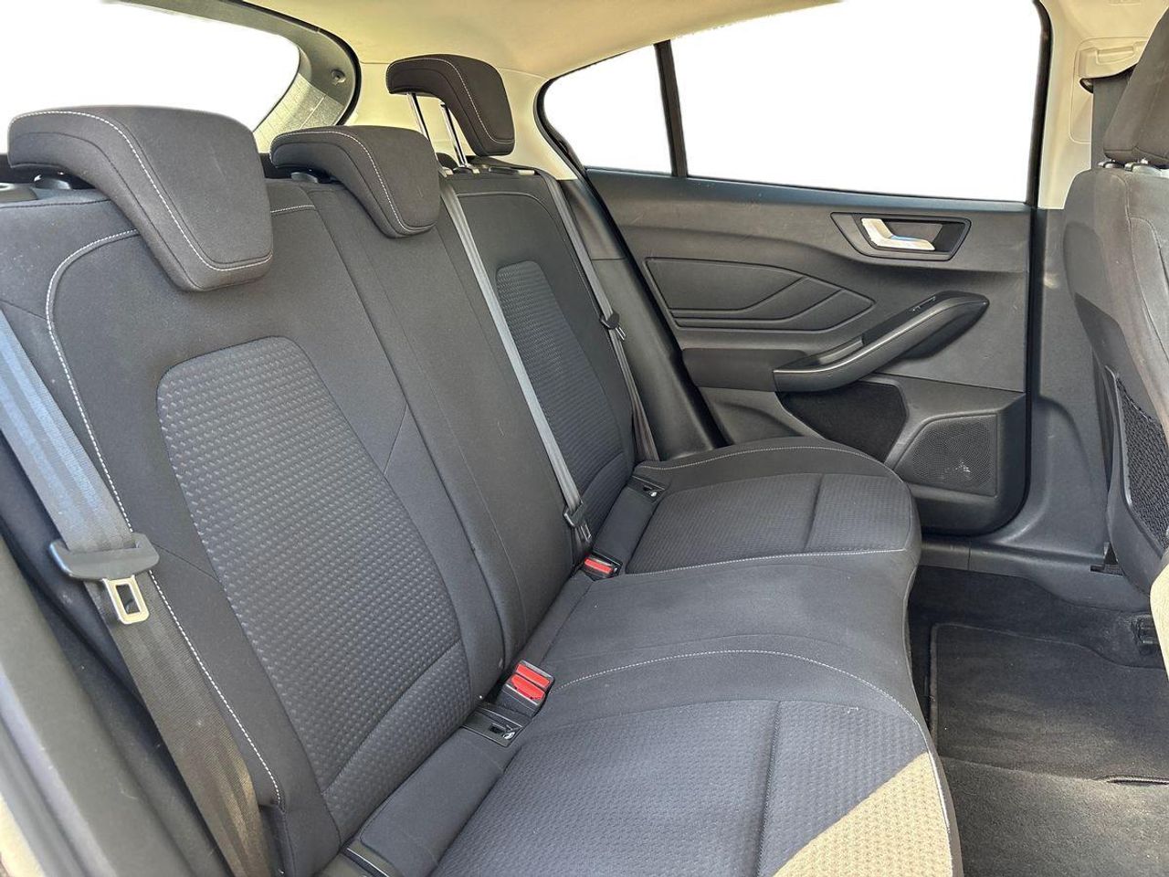 Ford Focus Berlina Trend+ 1.0 EcoBoost 92 kW (125 CV) Aut. 8 vel. - Foto 18