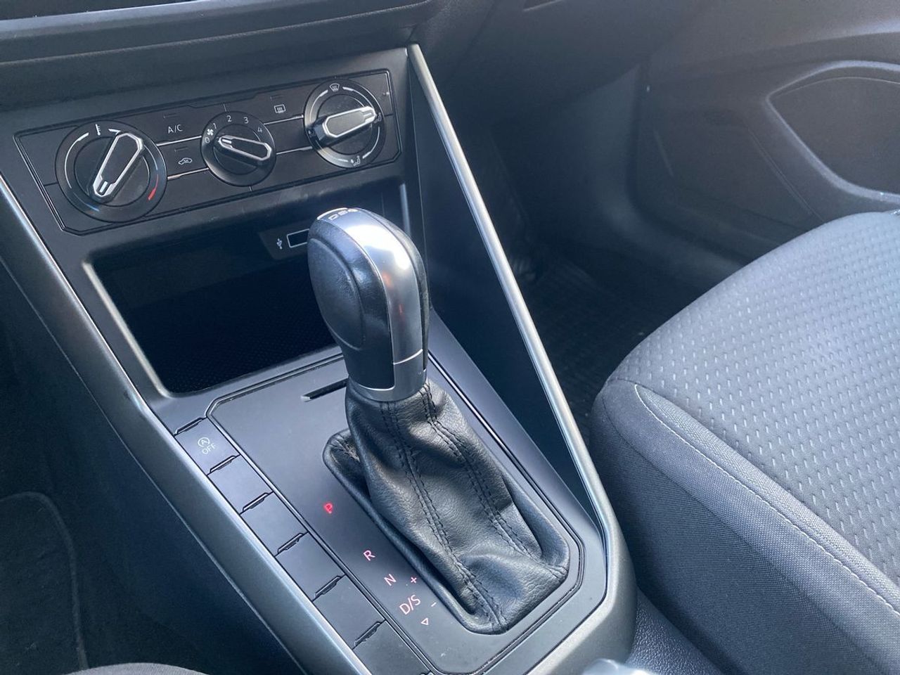 Volkswagen Polo 1.0 TSI Advance - Foto 13