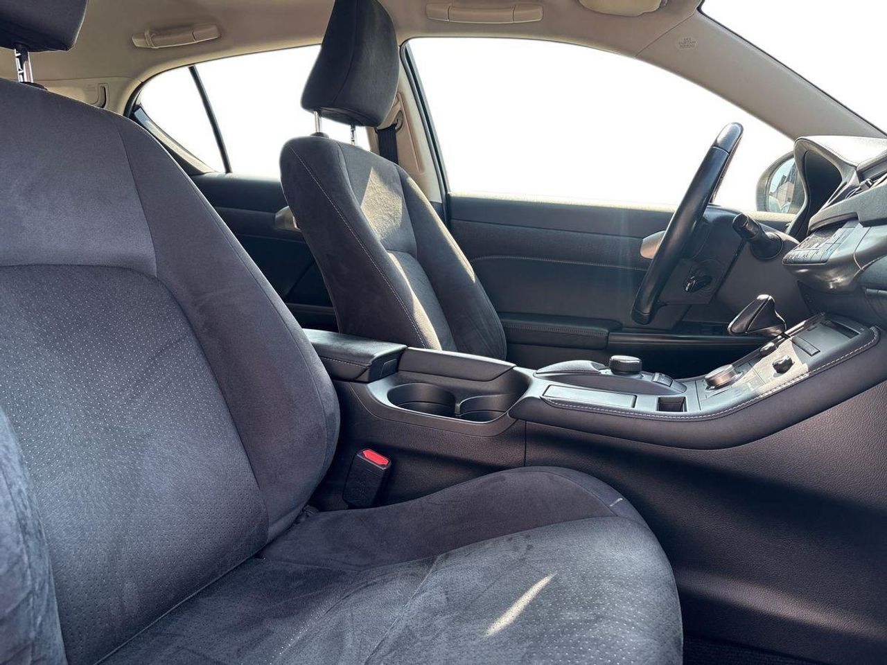 Lexus CT 200h - Foto 18