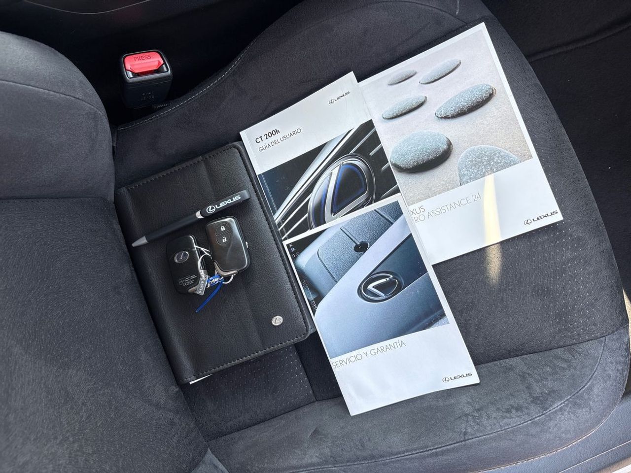 Lexus CT 200h - Foto 23