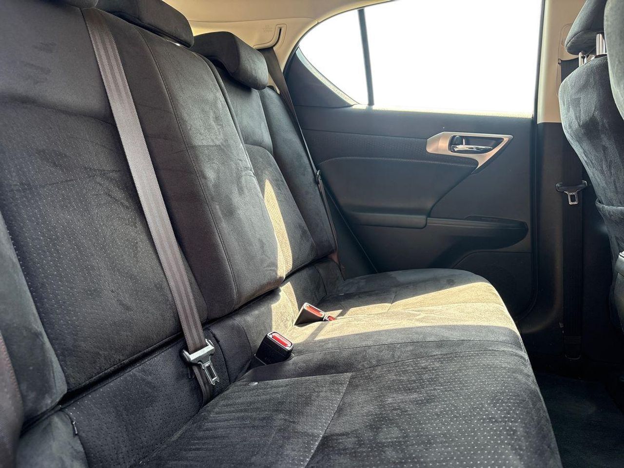 Lexus CT 200h - Foto 19