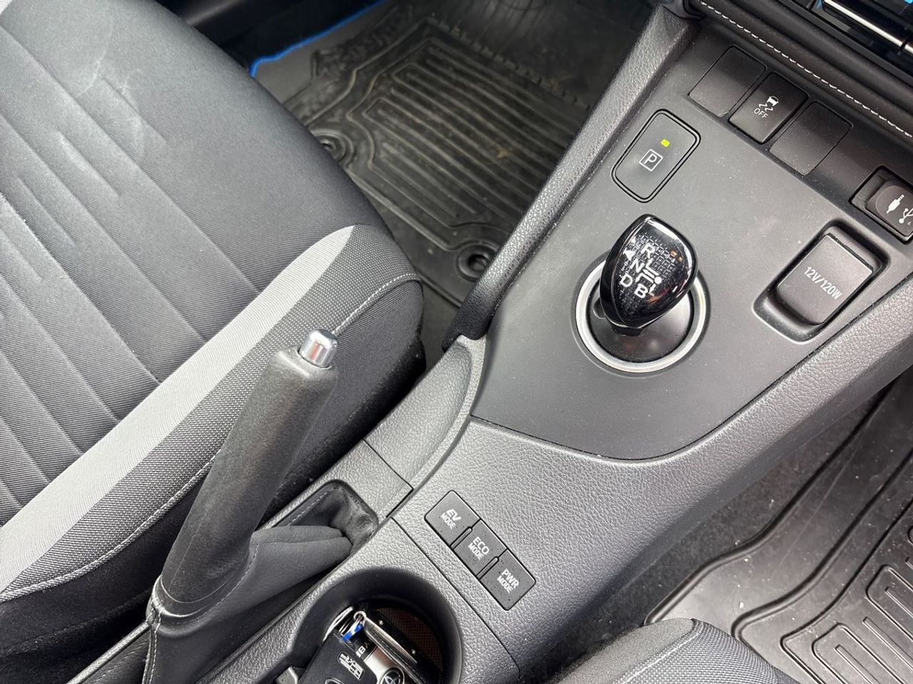 Toyota Auris 1.8 Hybrid Active - Foto 15