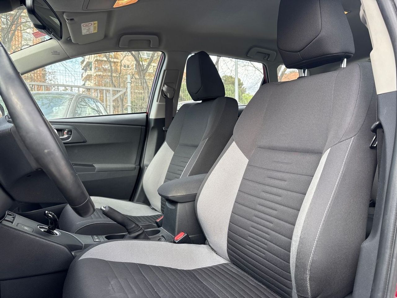 Toyota Auris 1.8 Hybrid Active - Foto 22