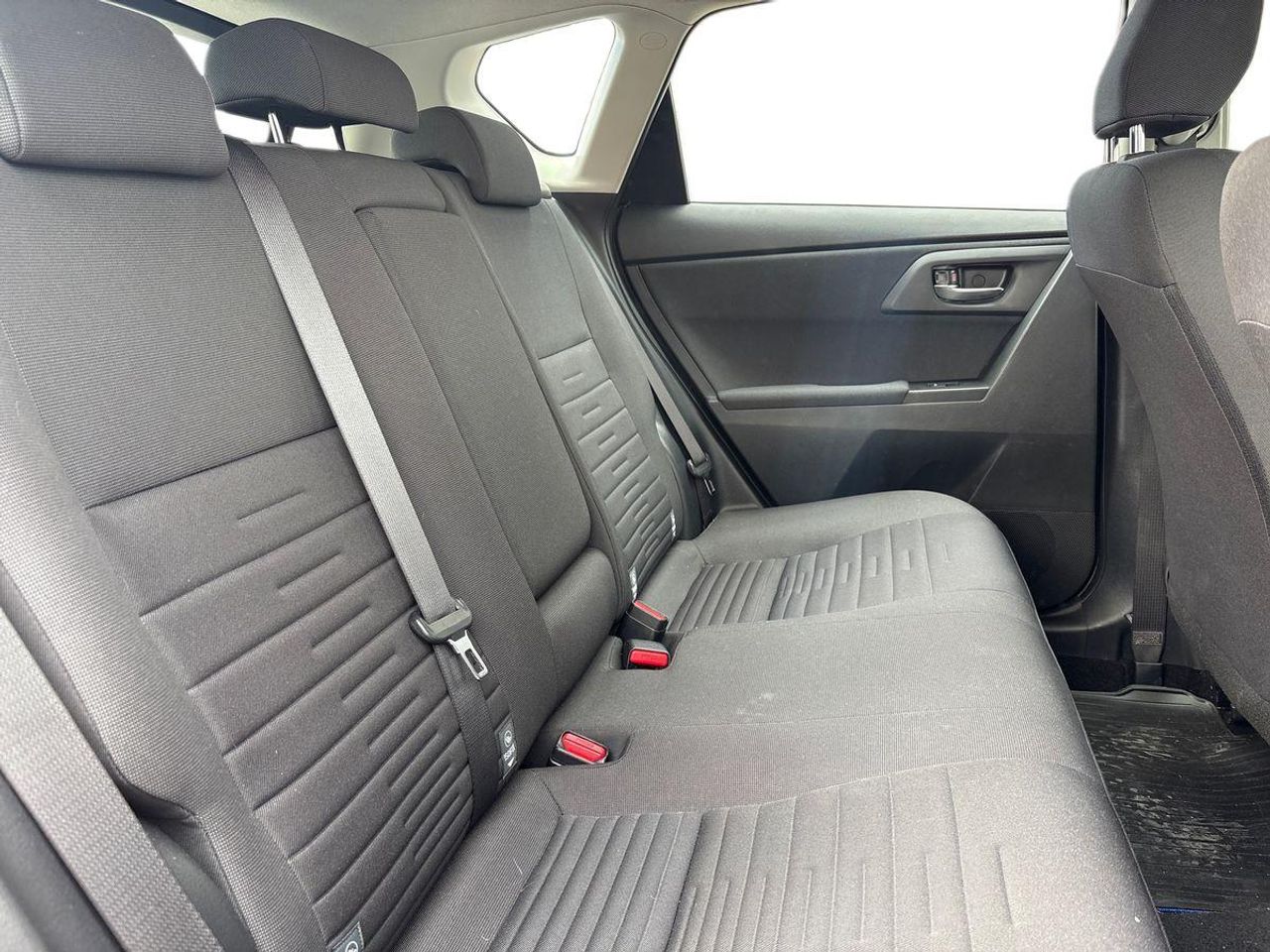 Toyota Auris 1.8 Hybrid Active - Foto 20