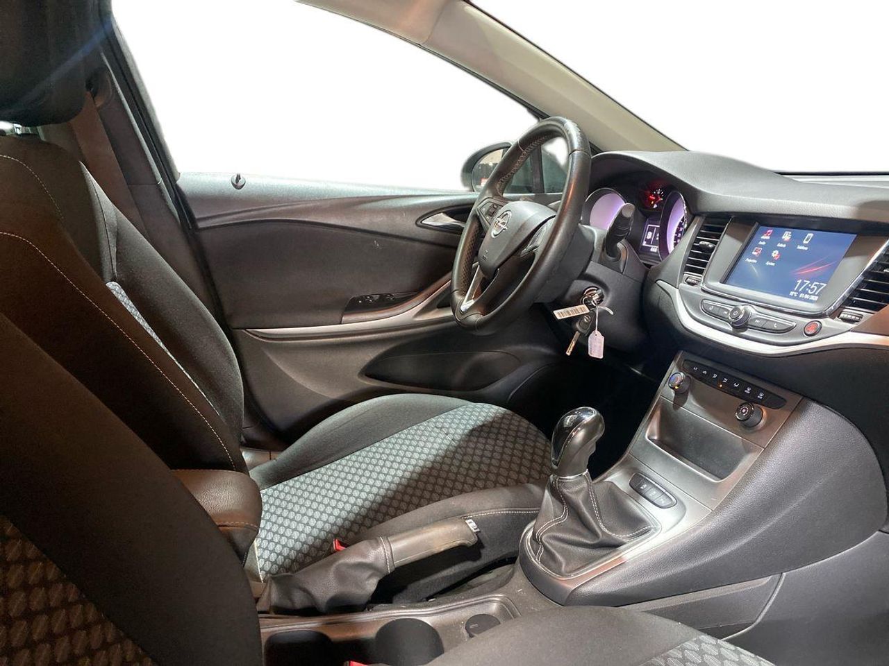 Opel Astra 1.4 SIDI Turbo Dynamic - Foto 19