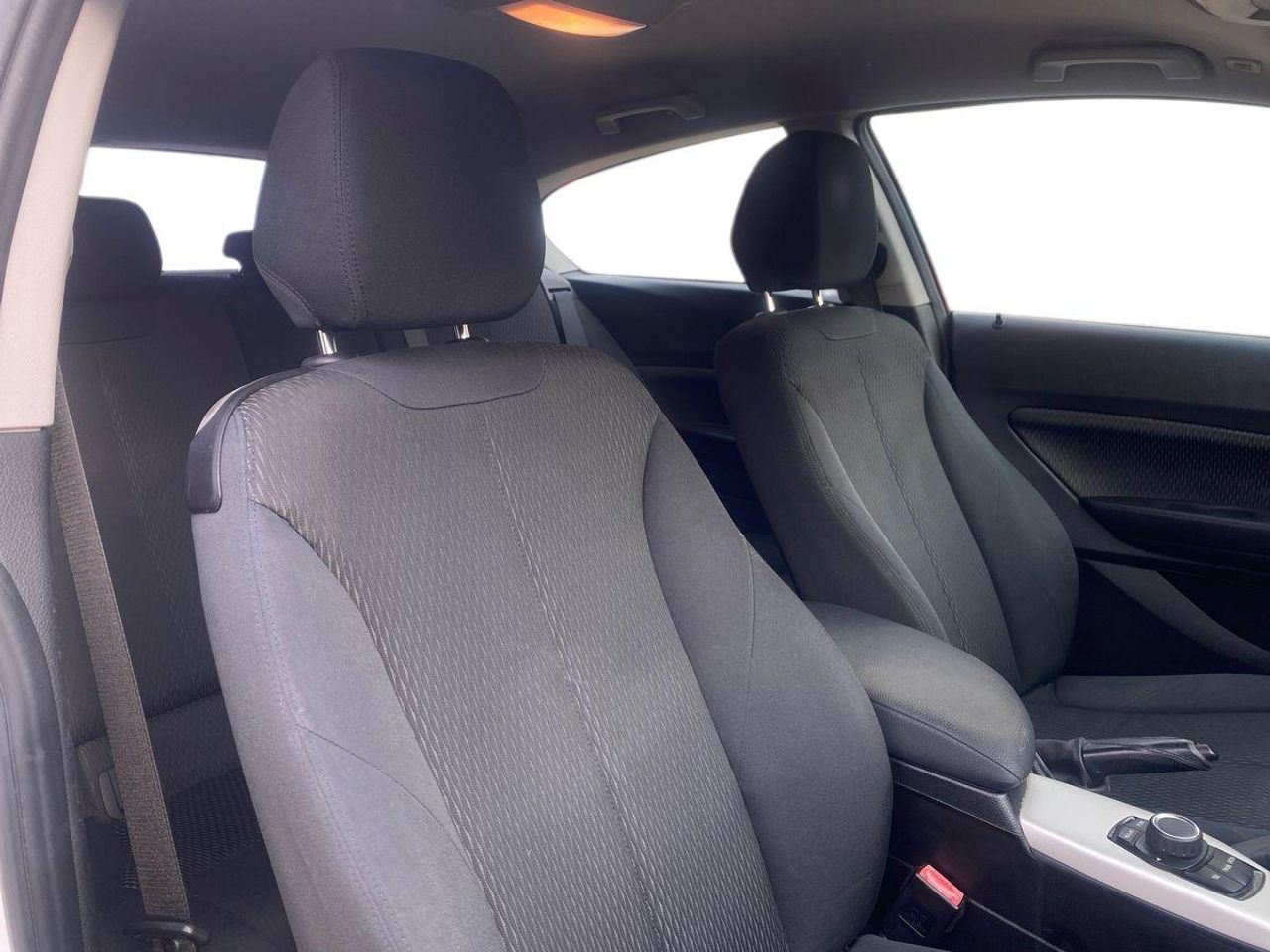 BMW Serie 1 116d Advantage - Foto 18