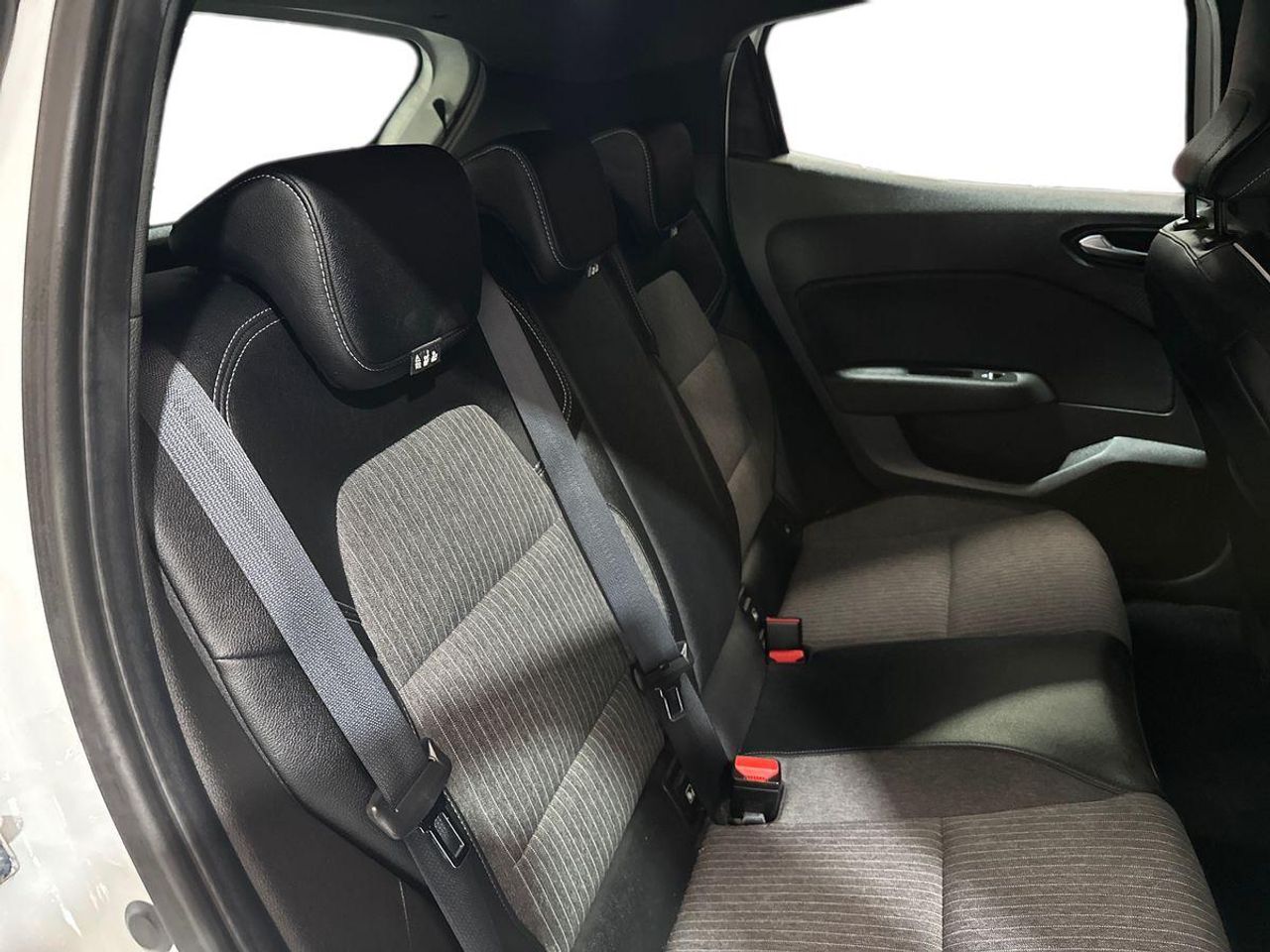 Renault Clio 1.0 TCe Zen - Foto 18