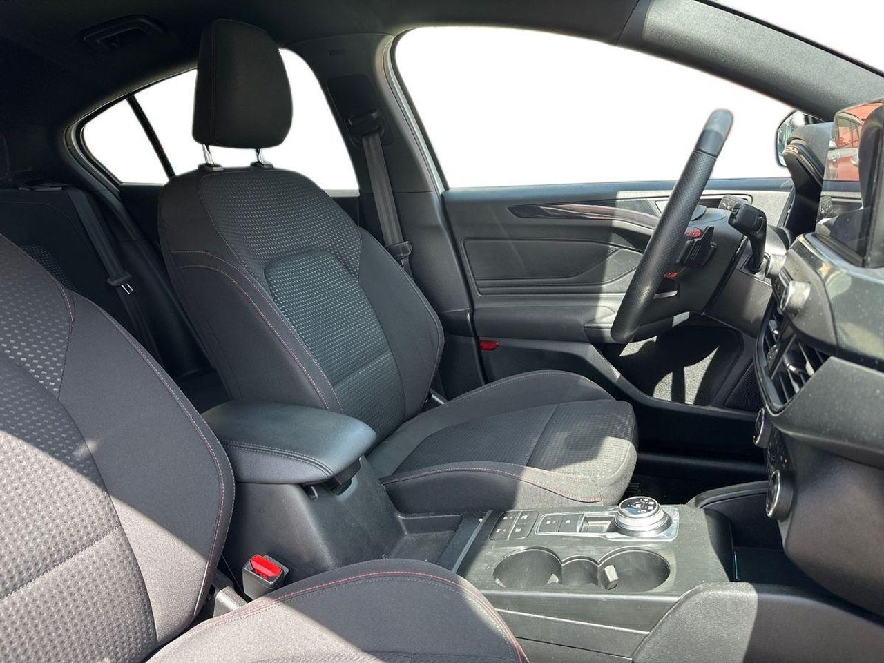 Ford Focus 1.0 EcoBoost ST-Line - Foto 17