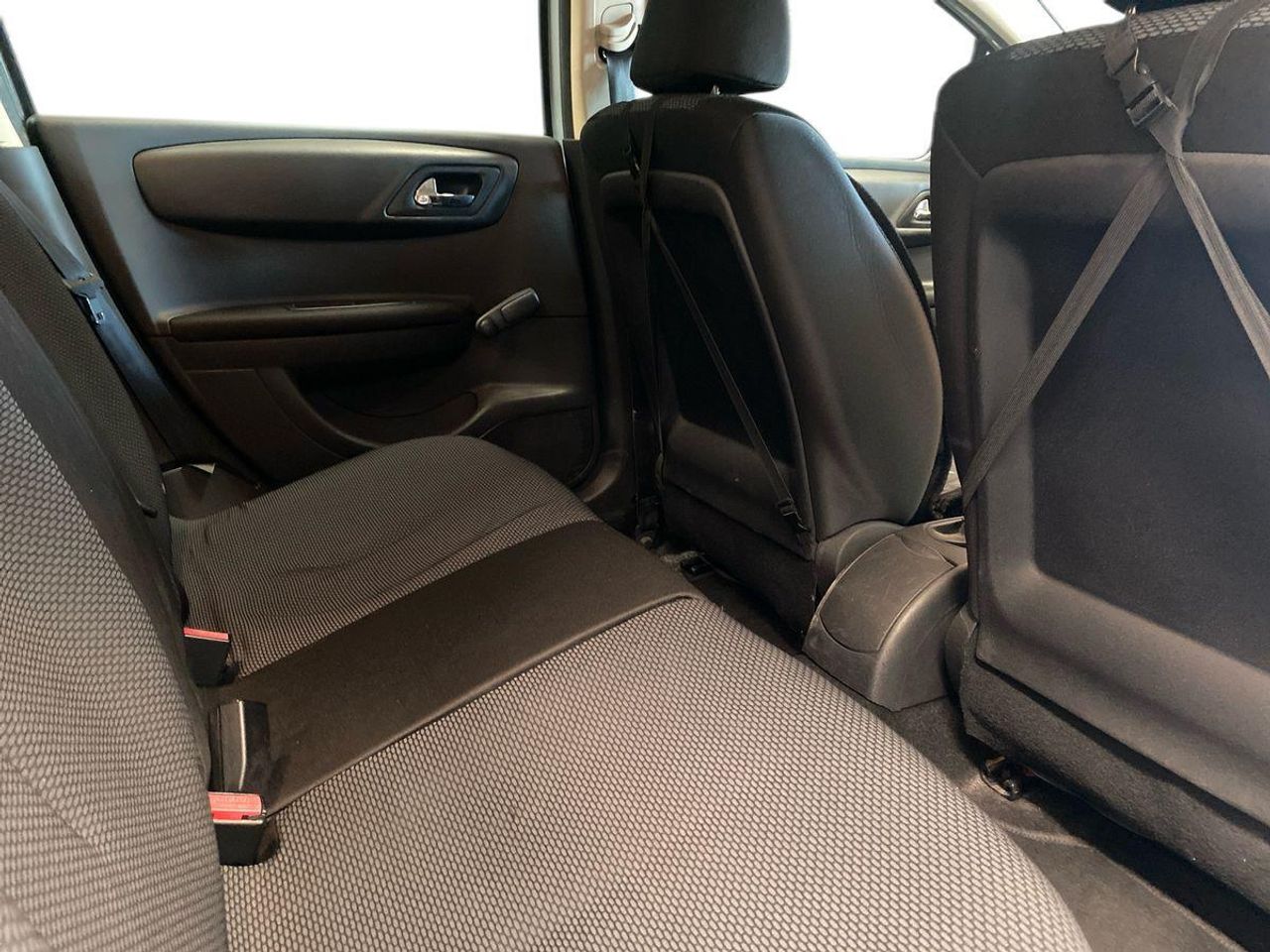 Citroën C4 HDI 90CV LX - Foto 17