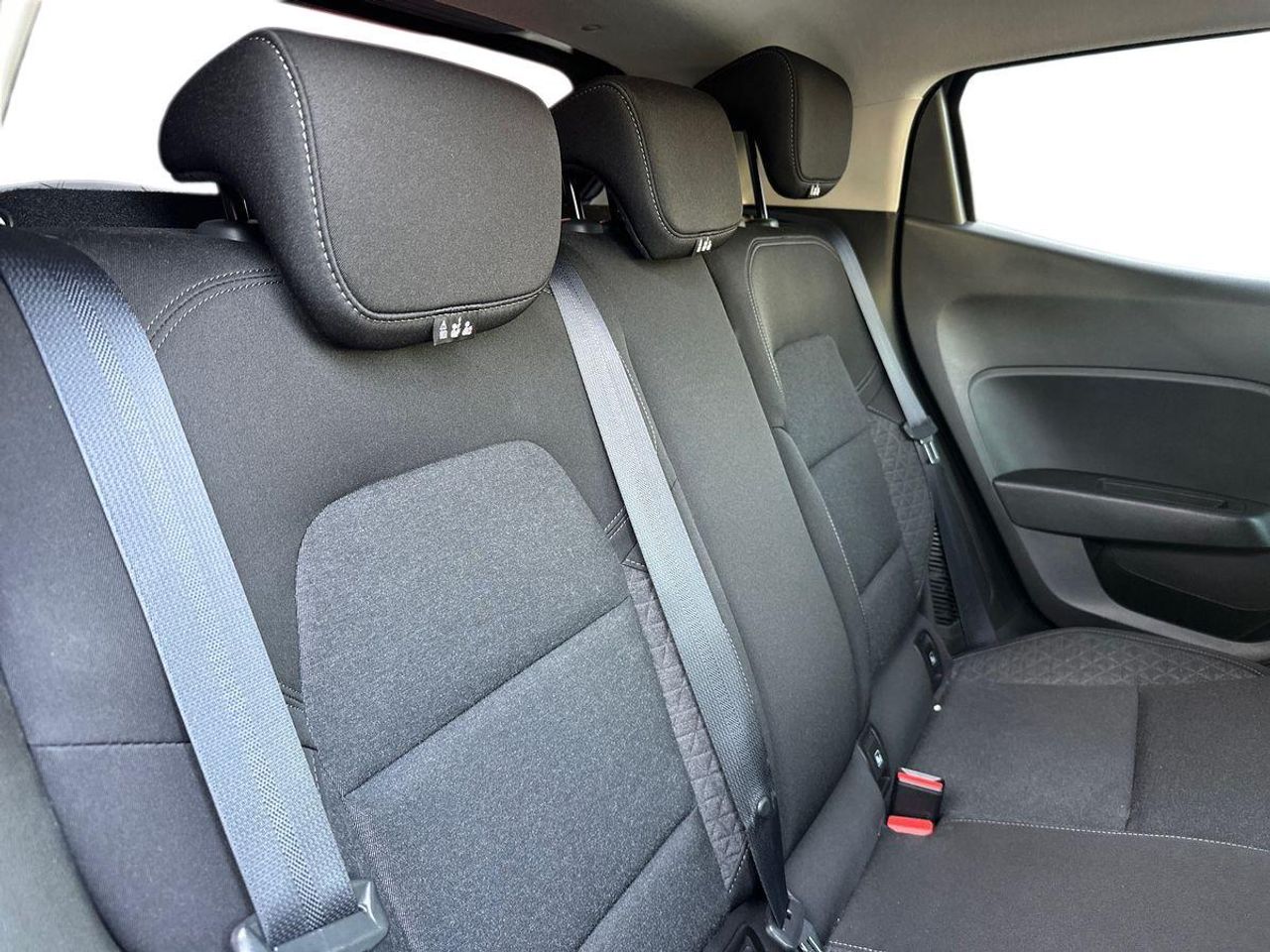 Renault Clio 1.6 Hybrid E-Tech Intens - Foto 18
