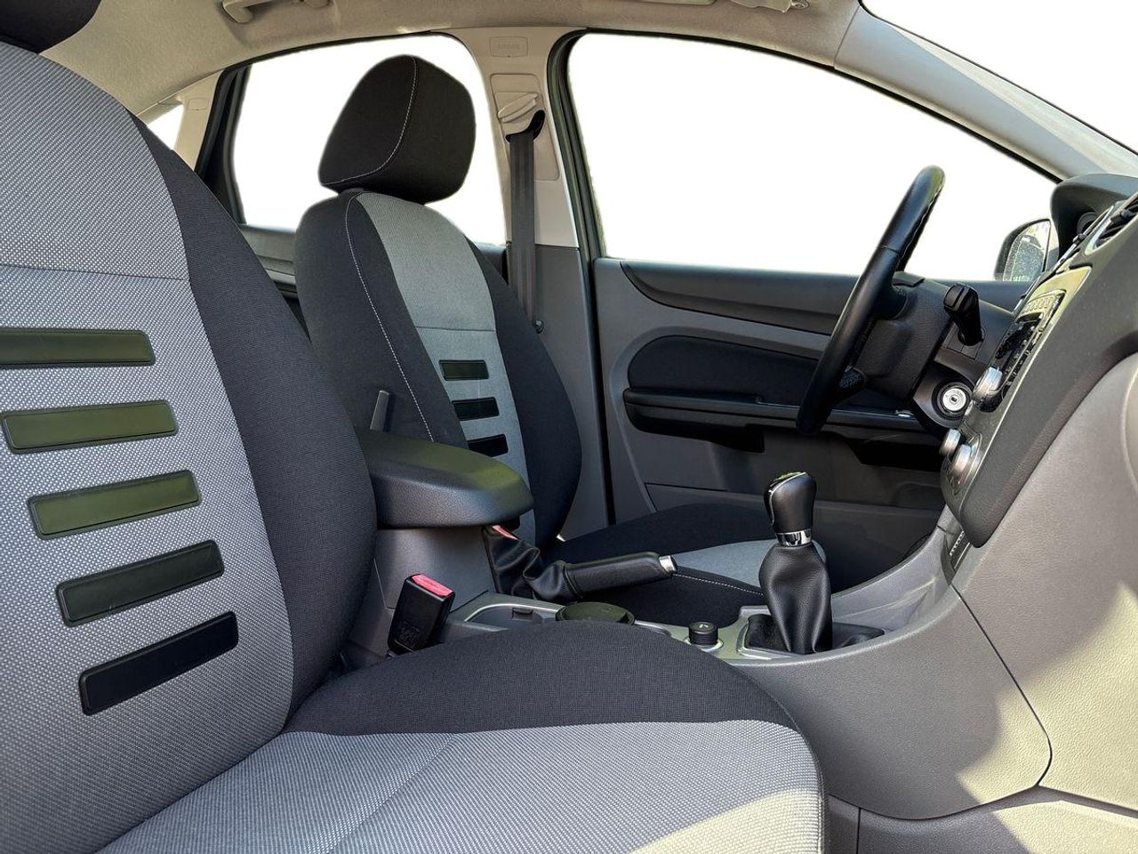 Ford Focus 1.6 Trend - Foto 17