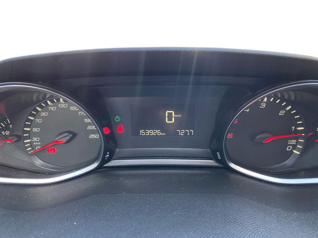 Peugeot 308 Style 1.6 BlueHDi 120 - Foto 15
