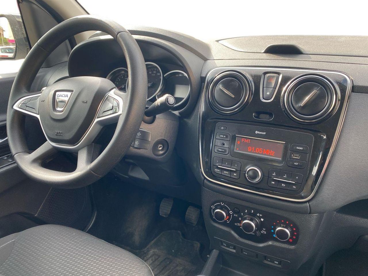 Dacia Lodgy Comfort 1.6 GLP 5Pl - Foto 16