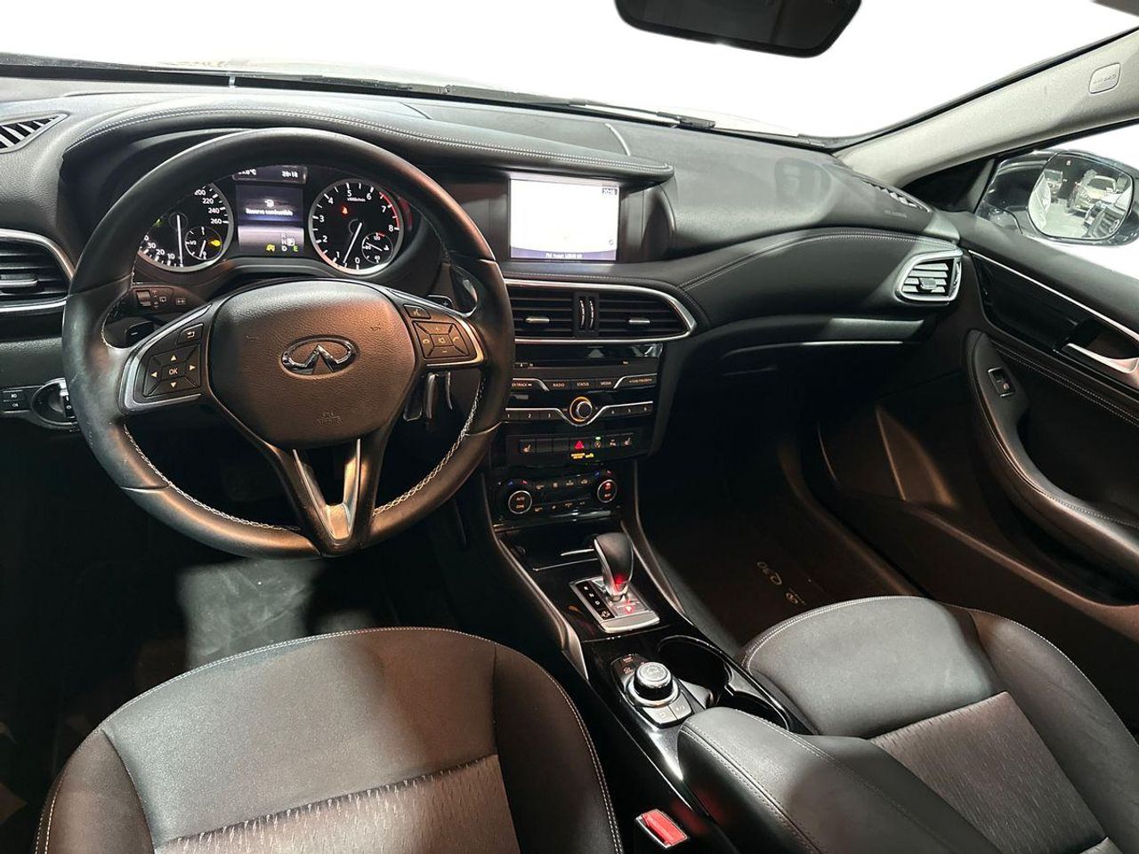 Infiniti Q30 1.6 Premium Tech - Foto 12