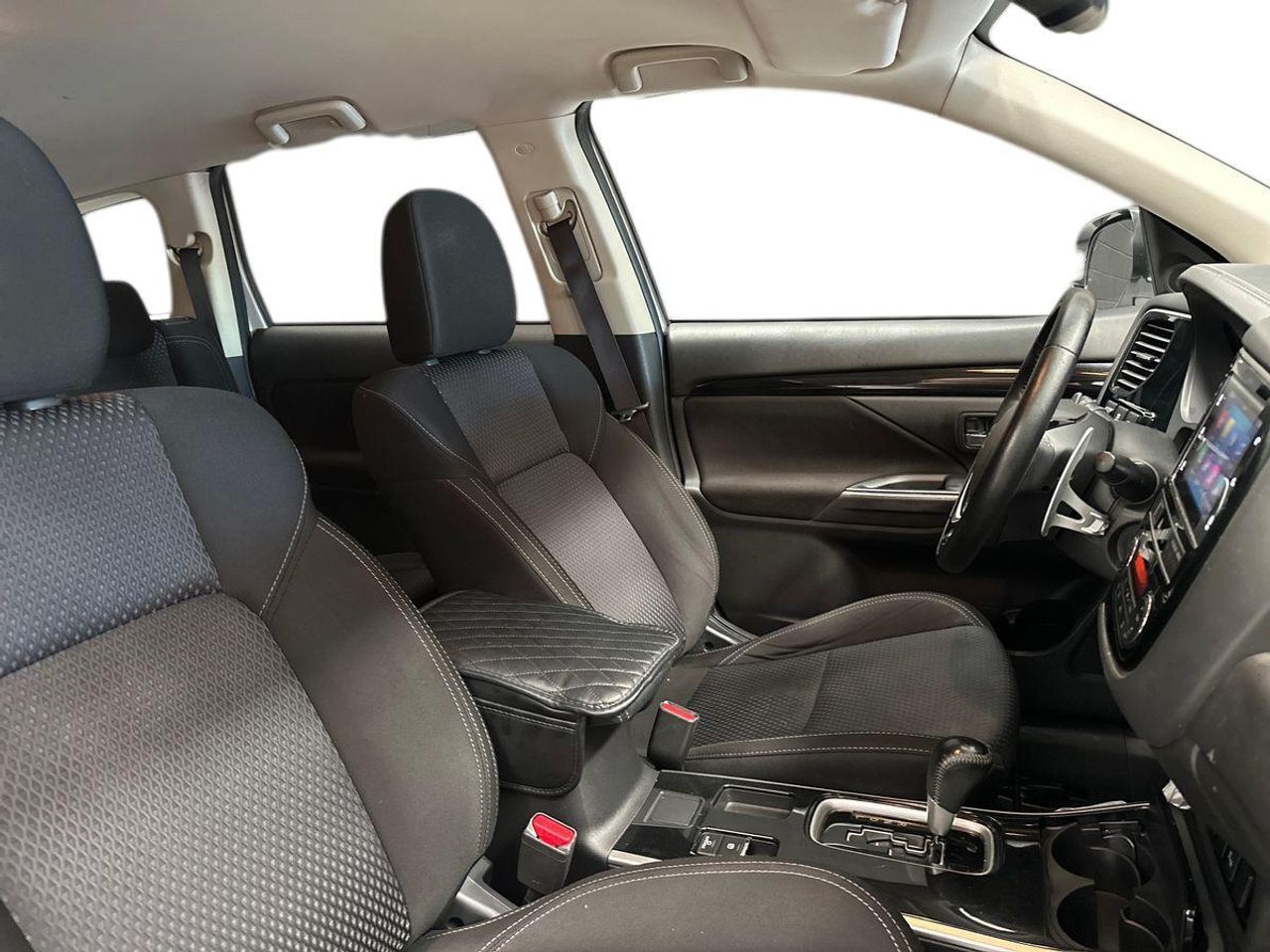 Mitsubishi Outlander 2.0 MIVEC Motion 2WD - Foto 18