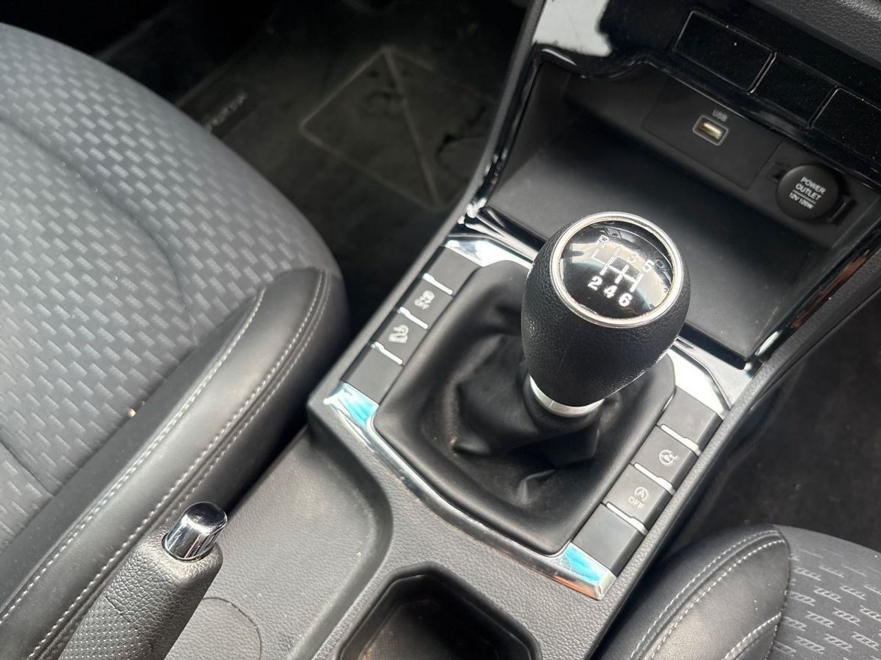 SsangYong Korando G15T Premium - Foto 14