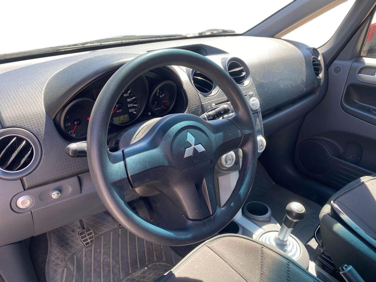 Mitsubishi Colt COLT 1.3 - Foto 12