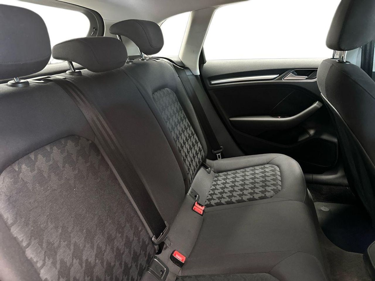 Audi A3 1.6 TDI 110CV clean S tronic Attraction - Foto 19
