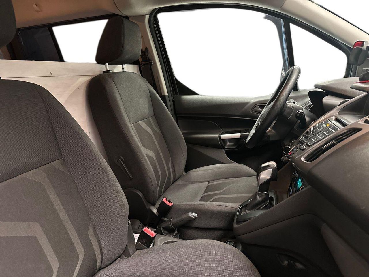 Ford Tourneo Connect 1.5 TDCi 88kW (120CV) Titanium Auto - Foto 19