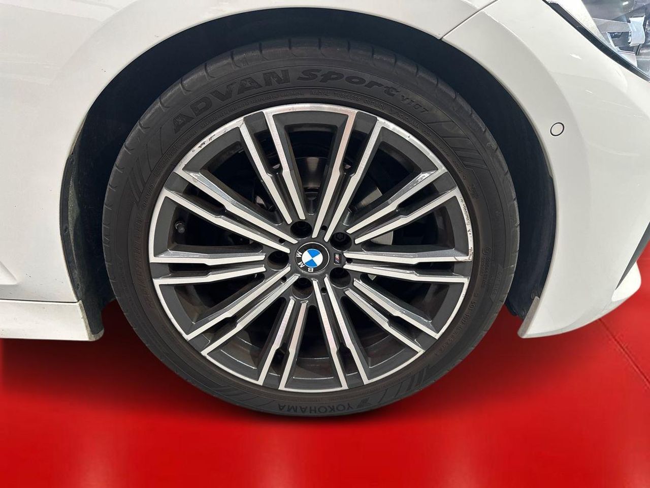 BMW Serie 3 318d Auto. PACK M - Foto 11