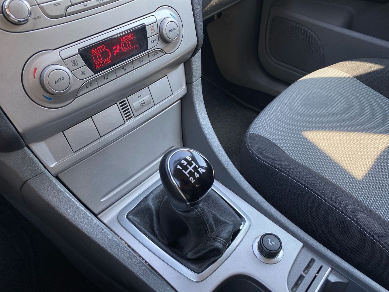 Ford Focus 1.6 TDCi 109 Trend - Foto 13