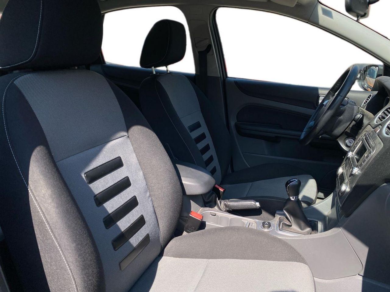 Ford Focus 1.6 TDCi 109 Trend - Foto 17