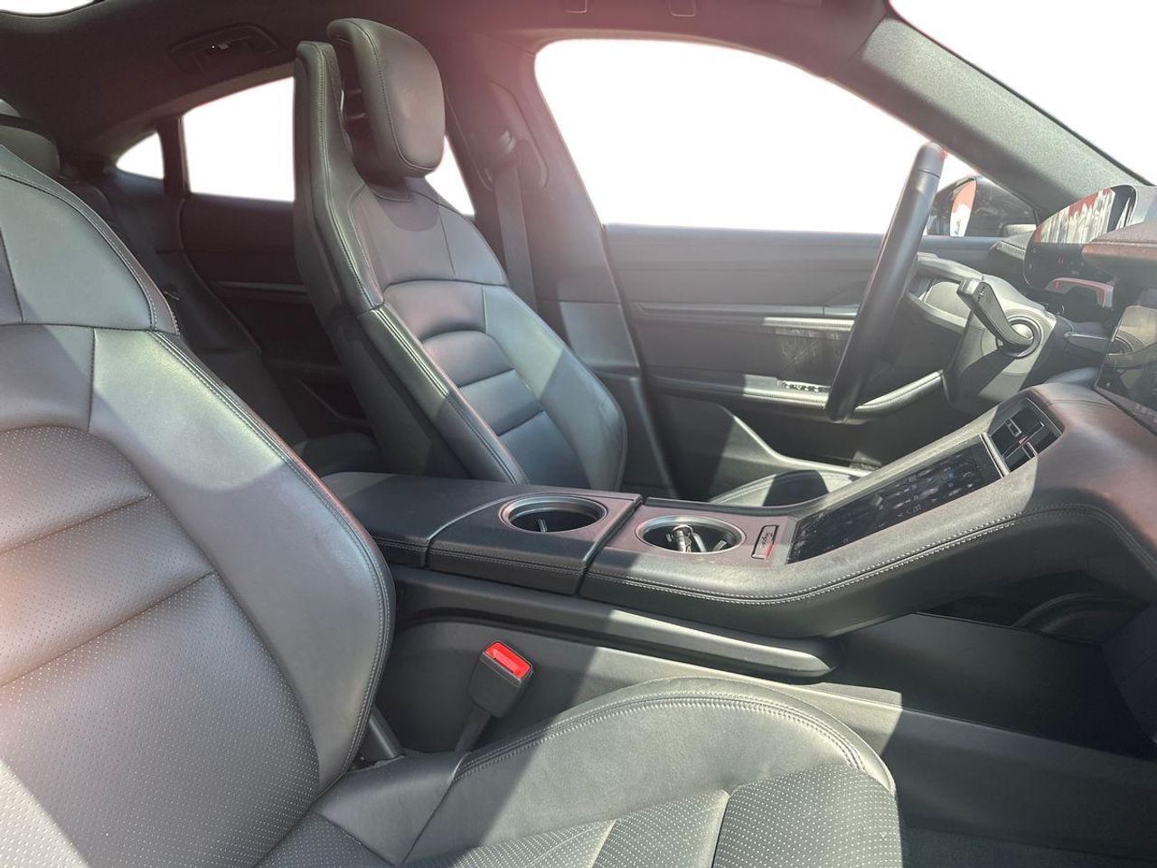 Porsche Taycan - - Foto 17
