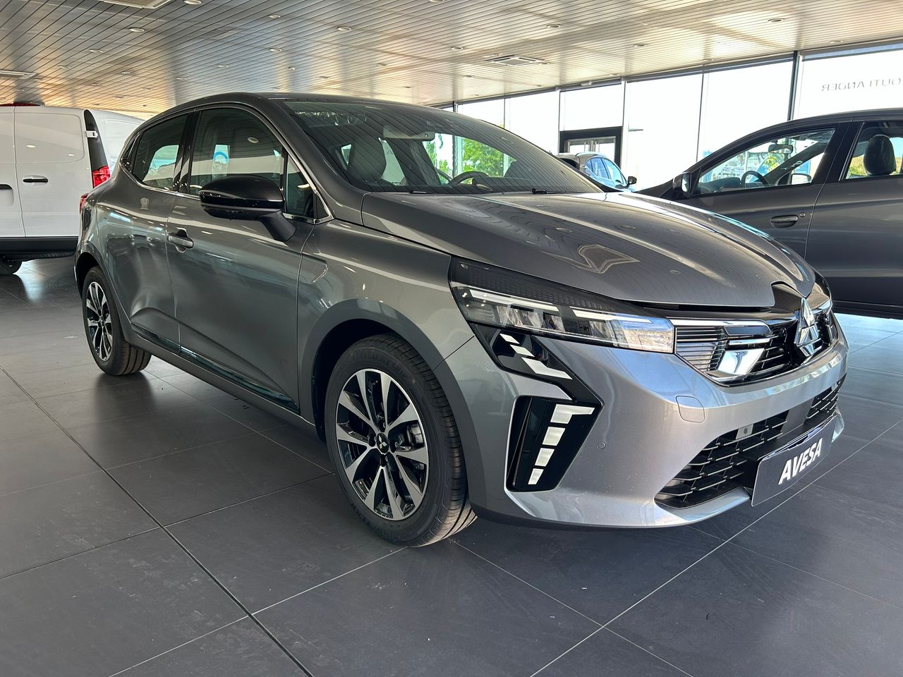 mitsubishi colt 2024 / foto grande (3)