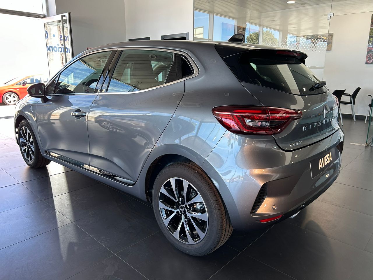 mitsubishi colt 2024 / foto grande (2)