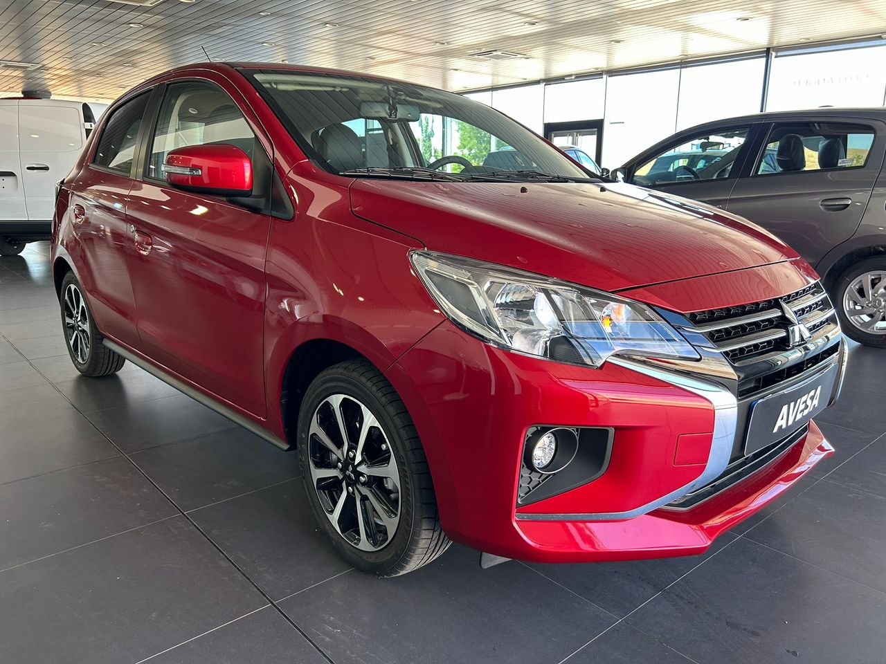 mitsubishi space star 2023 / foto grande (3)