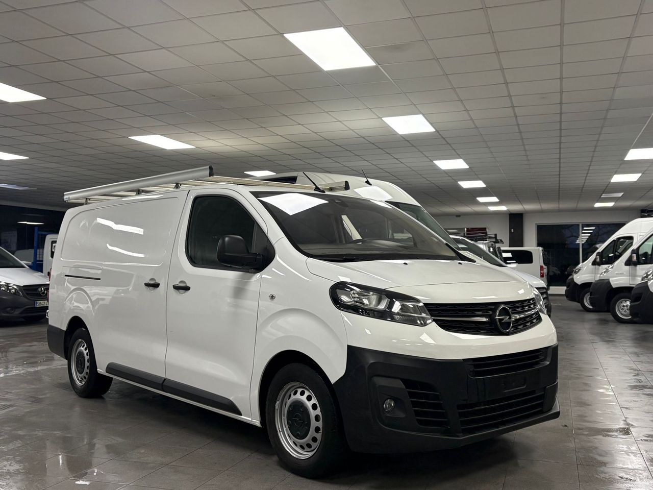 Opel Vivaro 2.0 TURBO 90KW EDITION L3H1 3.1T