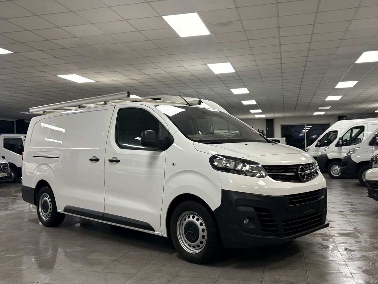 Opel Vivaro 2.0 TURBO 90KW EDITION L3H1 3.1T - foto 38