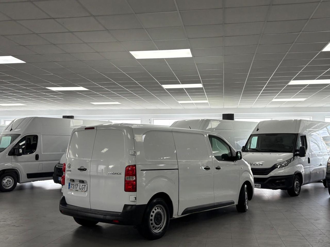 Toyota Proace 1.5D 120CV BUSINESS 1PL 2PT L1 - foto 2