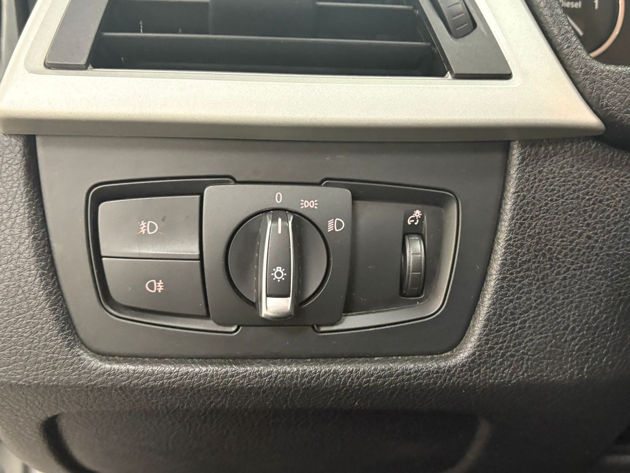 BMW Serie 3 318d TOURING - foto 23