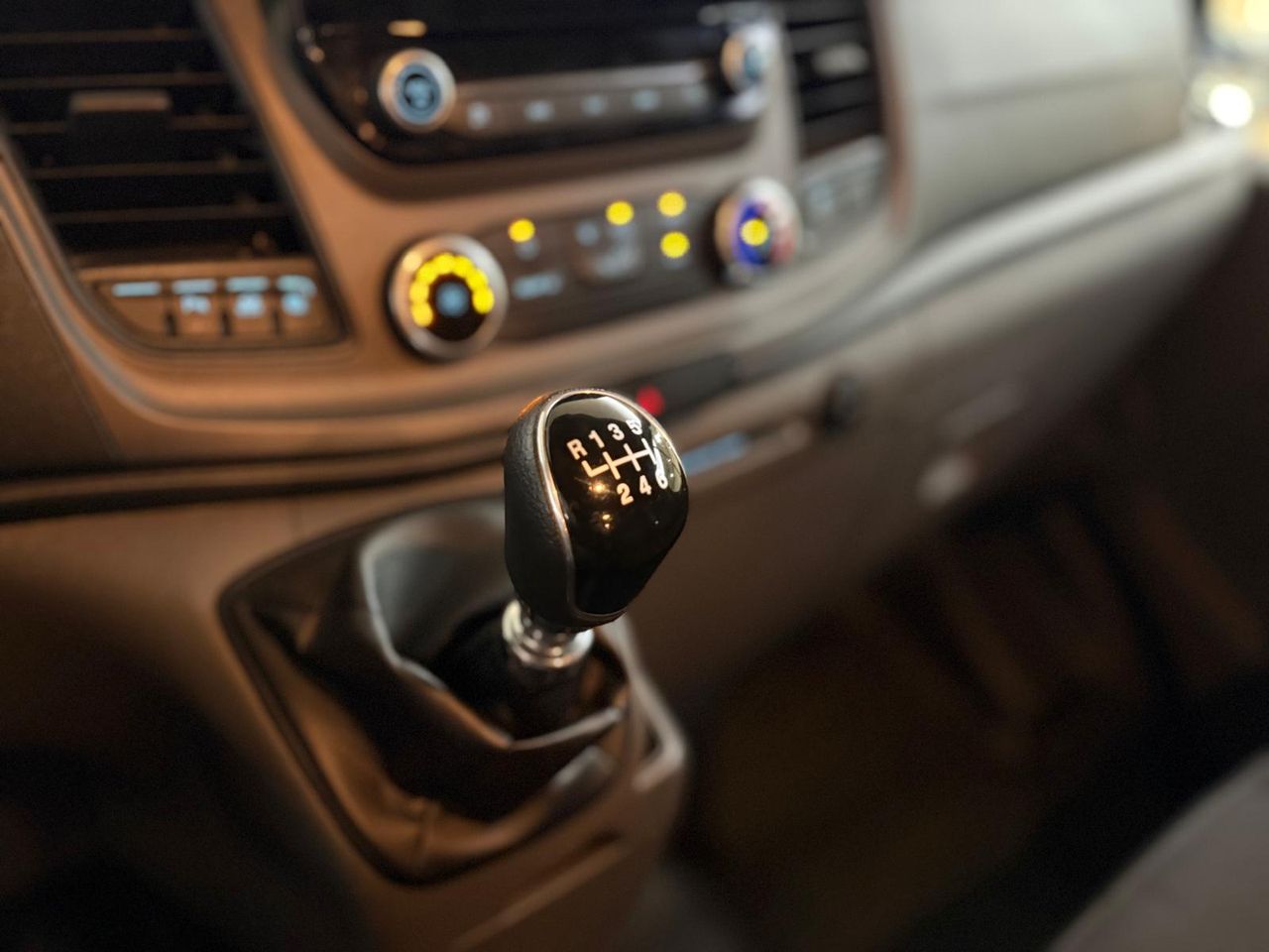 Ford Transit Custom KOMBI 2.0 TDCI 96KW 320 L1 TREND - foto 24